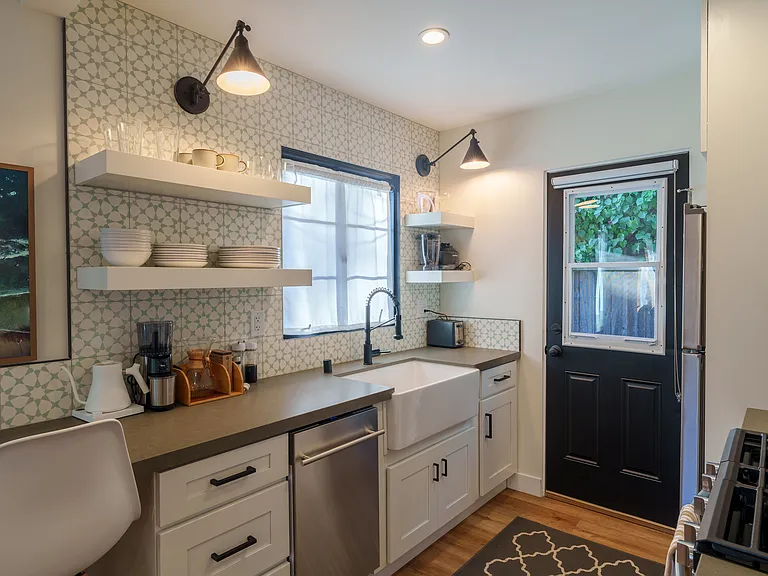 1626 Castillo St #A — Photo 9