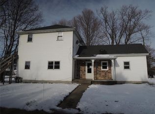 305 W William St, Edgewood, IA 52042