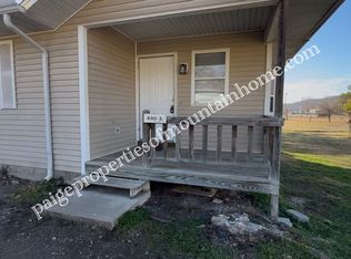 406 S 3rd St, Flippin, AR 72634