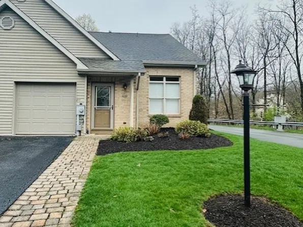 300 Lawnview Way, Greensburg, PA 15601