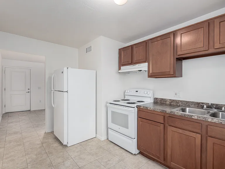 Glendale West — Photo 13