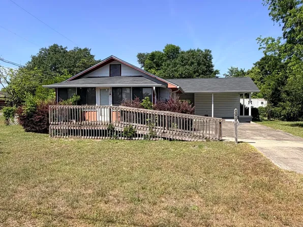 5373 8th St, Malone, FL 32445
