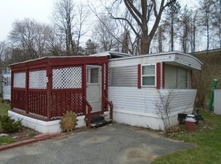 155 Water St, Lee, MA 01238