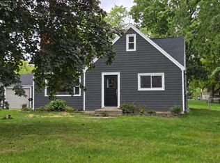 11904 W Oakwood Dr, Franklin, WI 53132