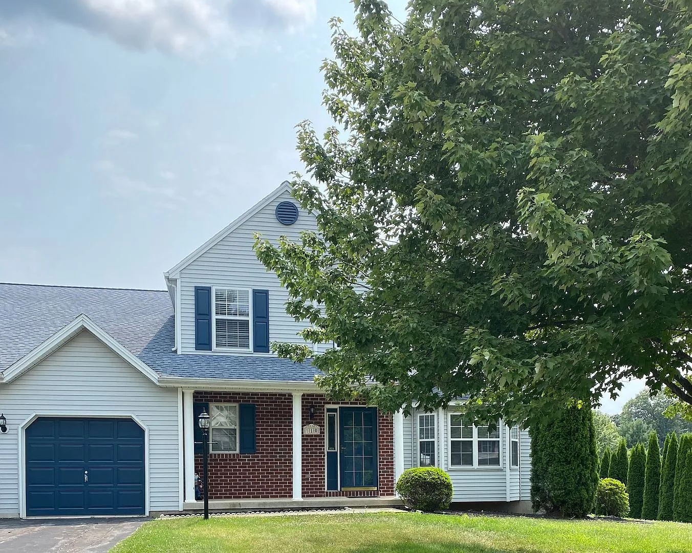 Spacious Single Family Home — Photo 1