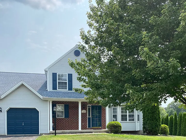 110 Hershey Cir — Photo 1