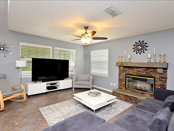 4th image of 8050 Dickie Dr
