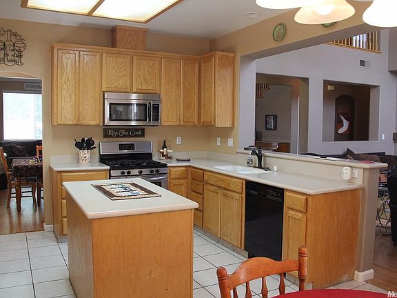 5th image of 4012 Mount Royal Dr