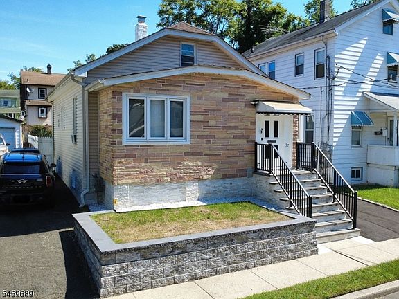 2nd image of 337 Stiles St