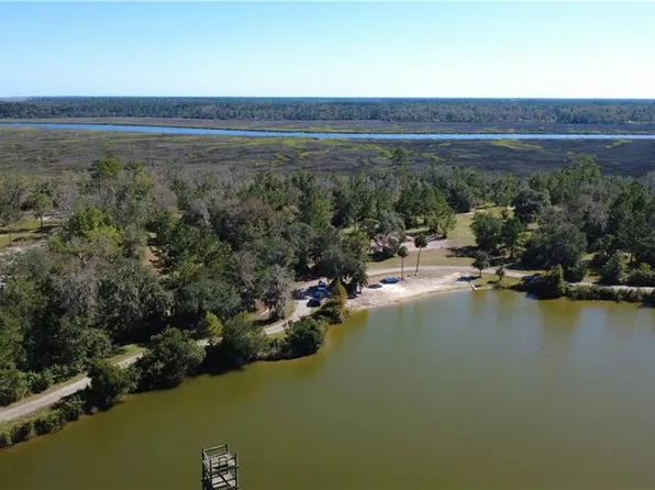 805 Maryanne Lake Cir #15A, Brunswick, GA 31523
