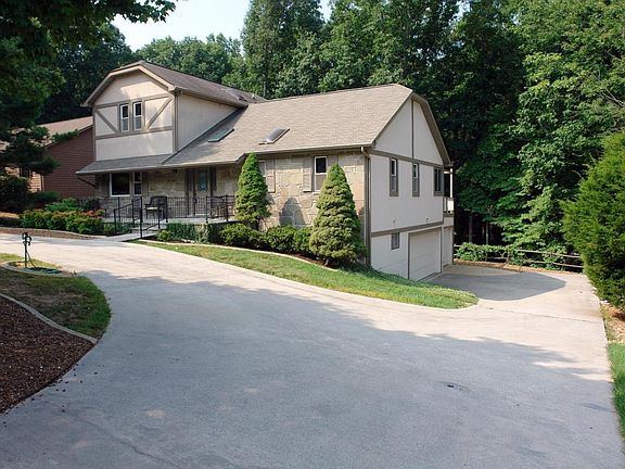 3rd image of 37 Pineridge Ct