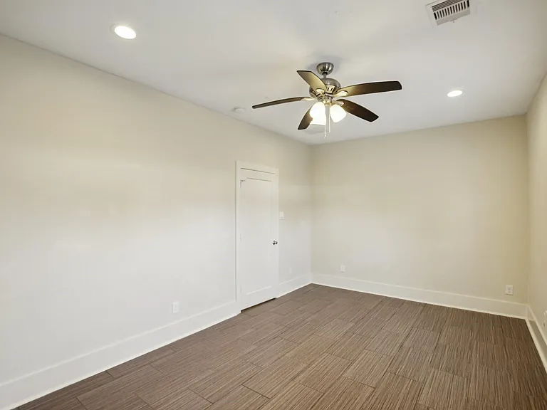 209 Burr St #C — Photo 21