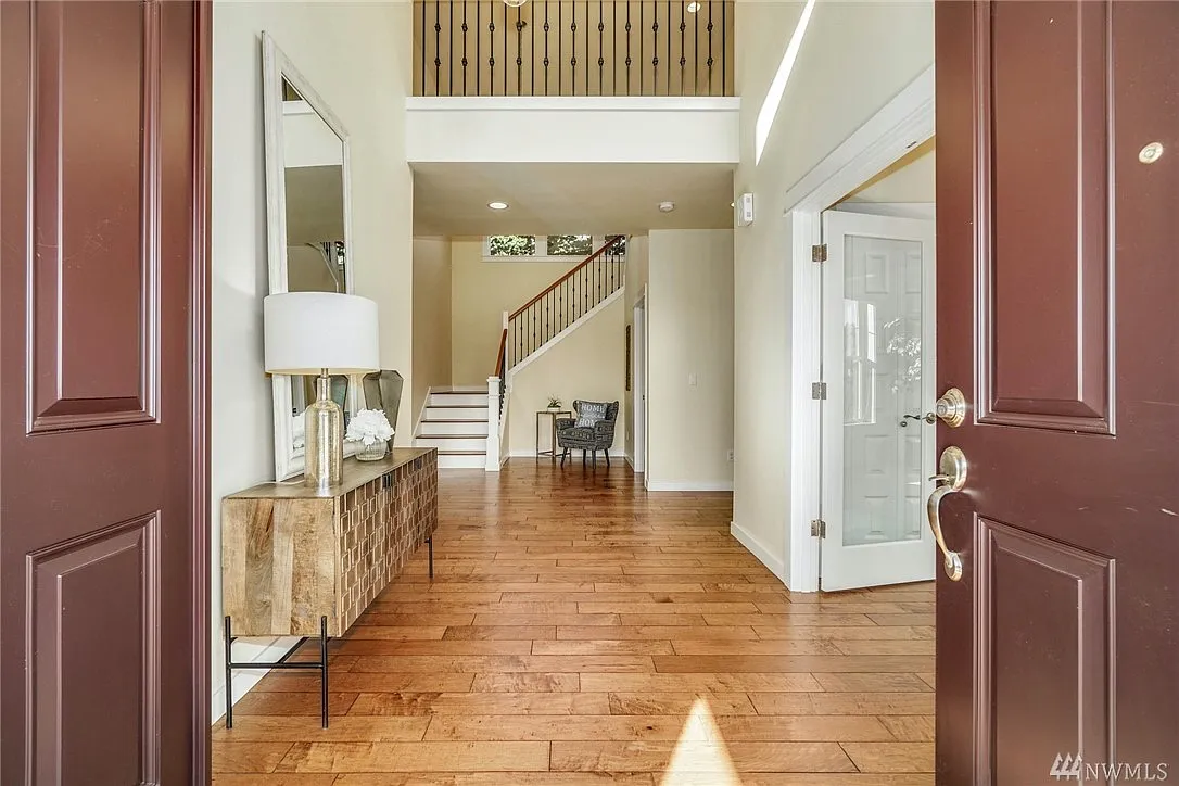 4 bed, 3960 sqft, $7,000 — Photo 3