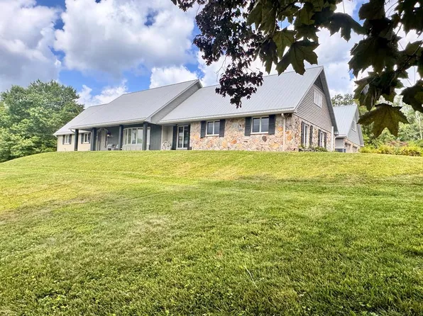 213 Platt St, Fayetteville, WV 25840