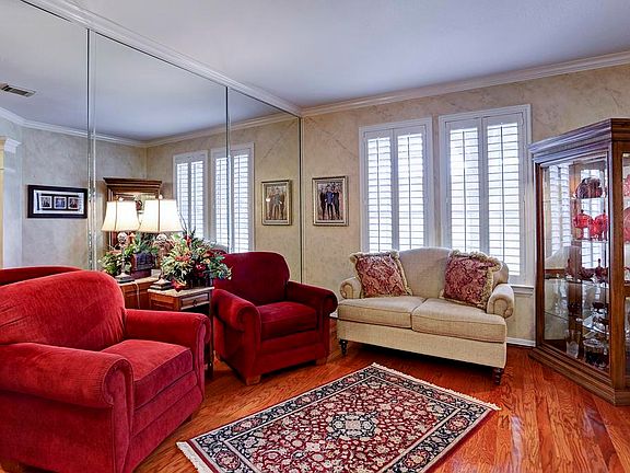 4th image of 1903 Dawnhollow Ln