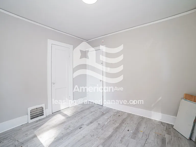 1756459_012_bedroom_14121360.jpg
