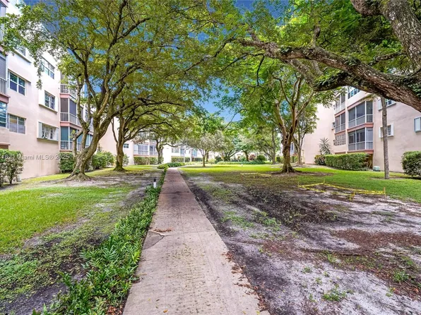 6731 Cypress Rd APT 303, Plantation, FL 33317