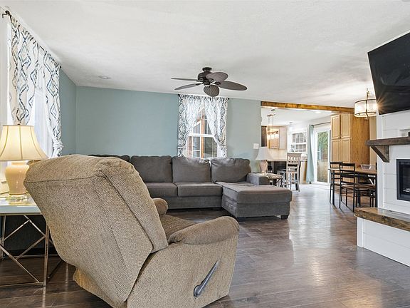 3rd image of 507 NW Race St