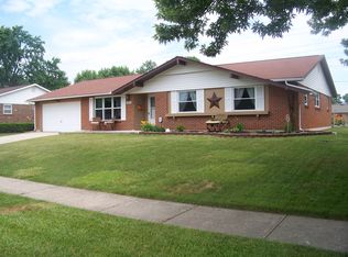 1013 Merrywood Dr, Englewood, OH