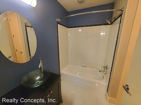 5th image of 465 S Locust Ave APT 4