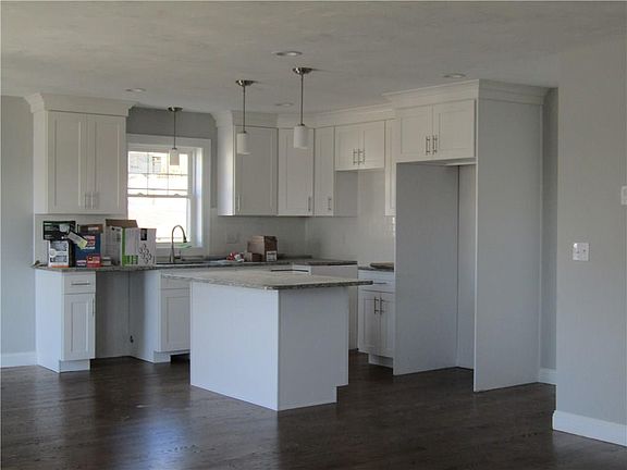 4th image of 26 Aborn Ave