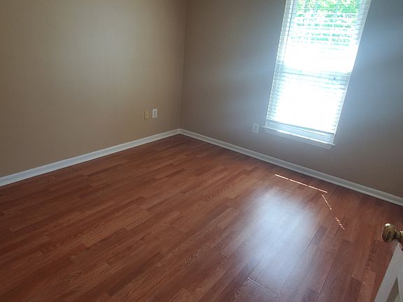 5th image of 900 Swallow Crest Ct APT K