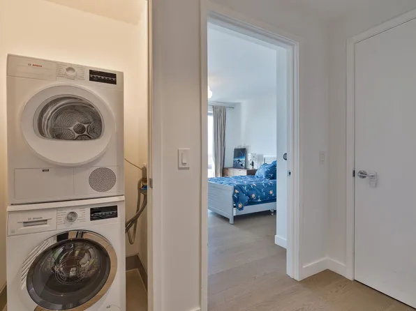 75 Park Lane image 20 of 23