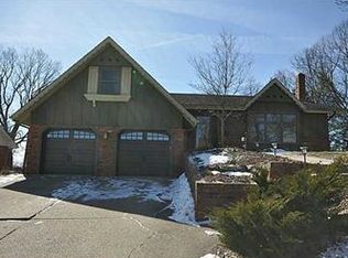 255 Picture Dr, Pittsburgh, PA 15236