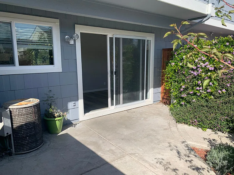 1443 Spring Valley Cmn — Photo 34