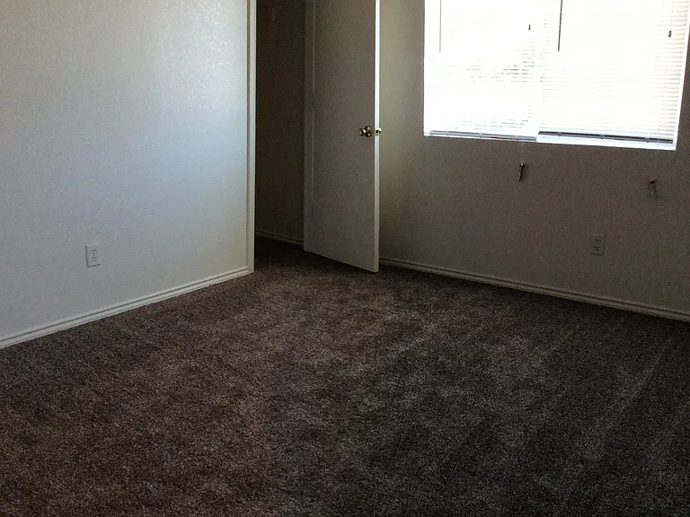 4002 Madison Dr #C — Photo 15
