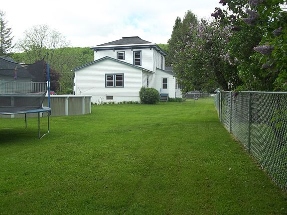 5th image of 26 Elm St