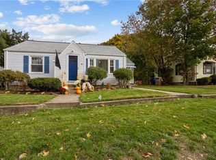 21 Loring St, Cranston, RI 02920