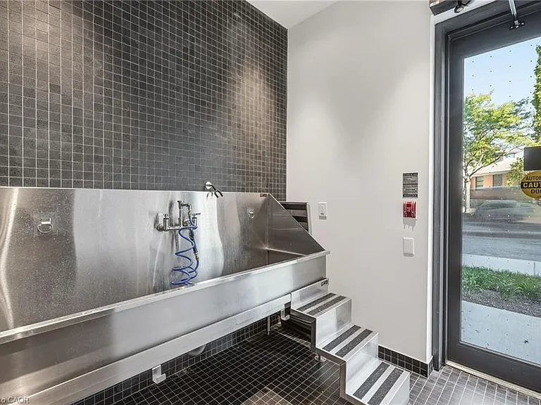 2088 James St #1312 — Photo 20