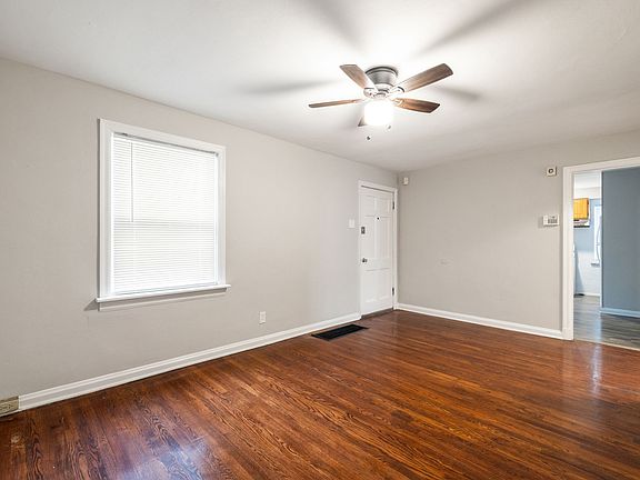 3rd image of 105 Henquin Dr
