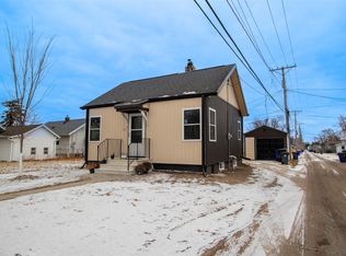 617 13th St NW, Cedar Rapids, IA 52405