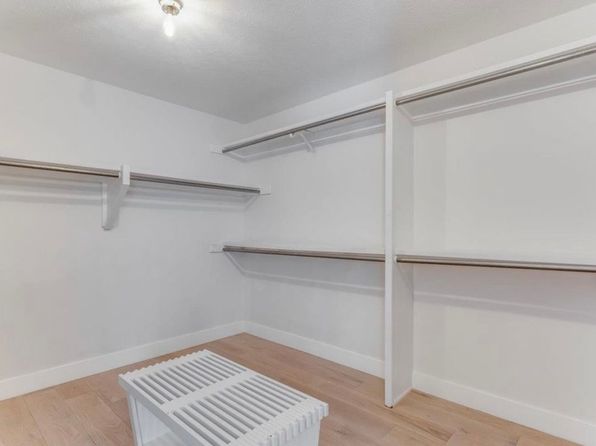 5 N Sandalwood St