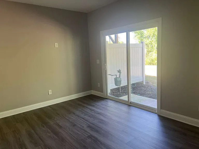 1947 Fahey Dr — Photo 8