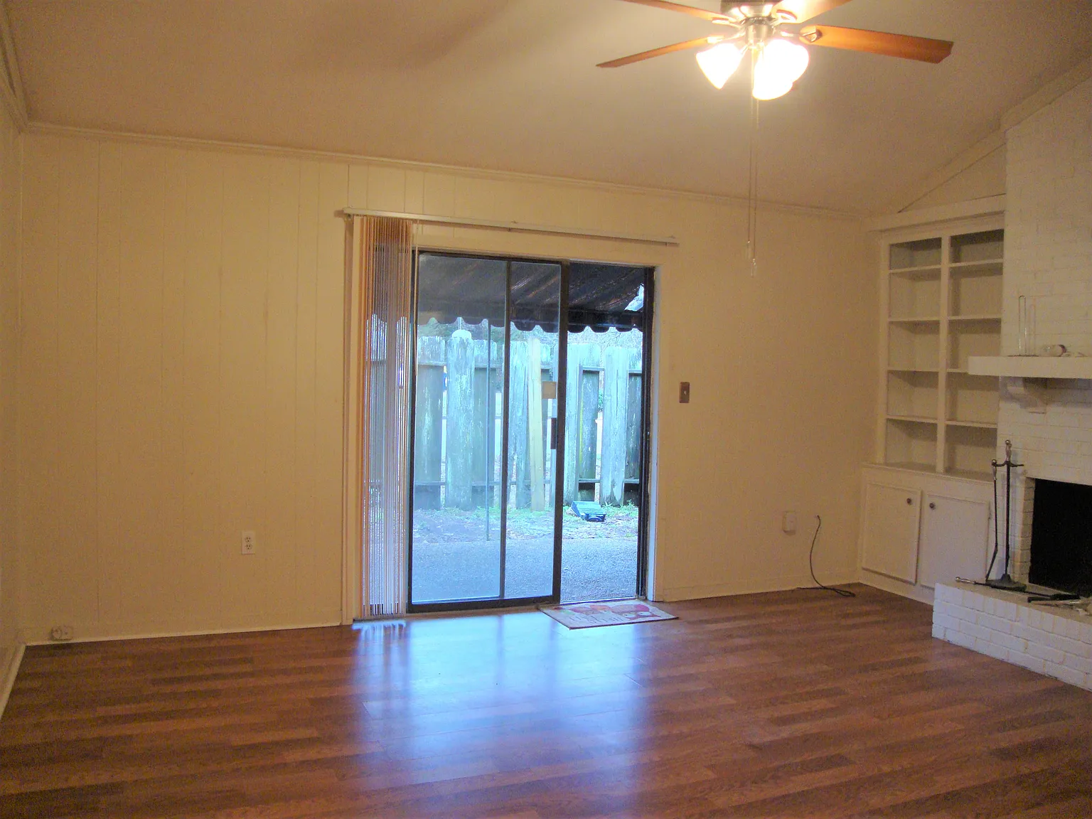 2 bed, 1037 sqft, $1,235 — Photo 4