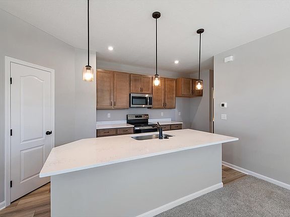 5th image of 401 Summerlyn Farms Ct