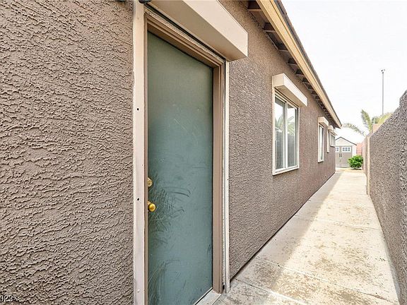 5th image of 864 Viento Del Montagna Ave