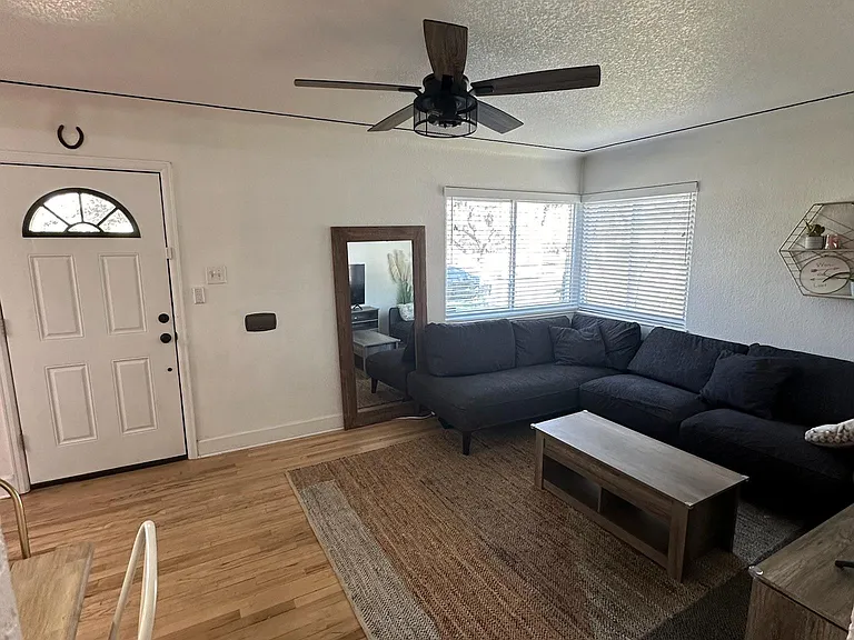 3520 Magnolia St — Photo 4
