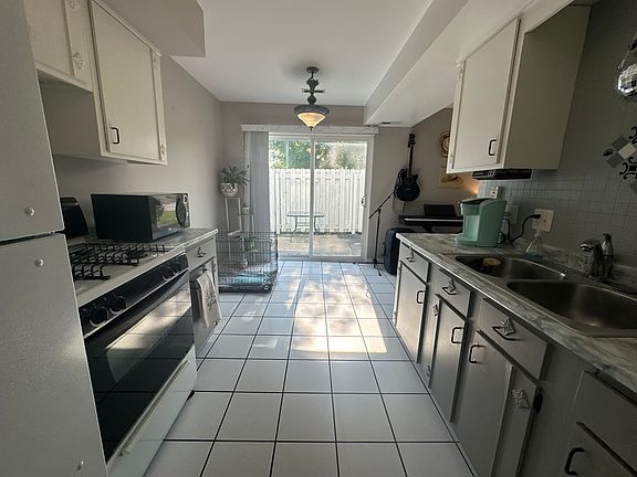 4th image of 2303 Aster Dr