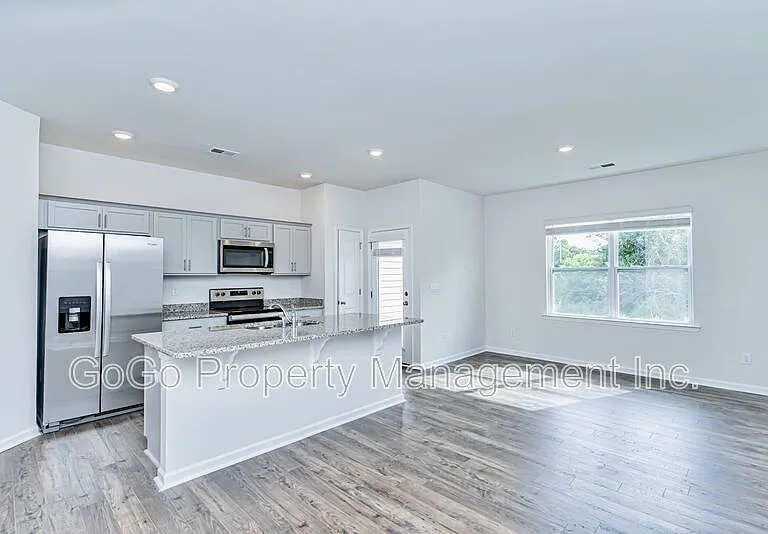 31 Sunriff Ct — Photo 2