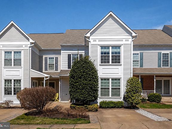 2nd image of 13112 Hearthside Ln