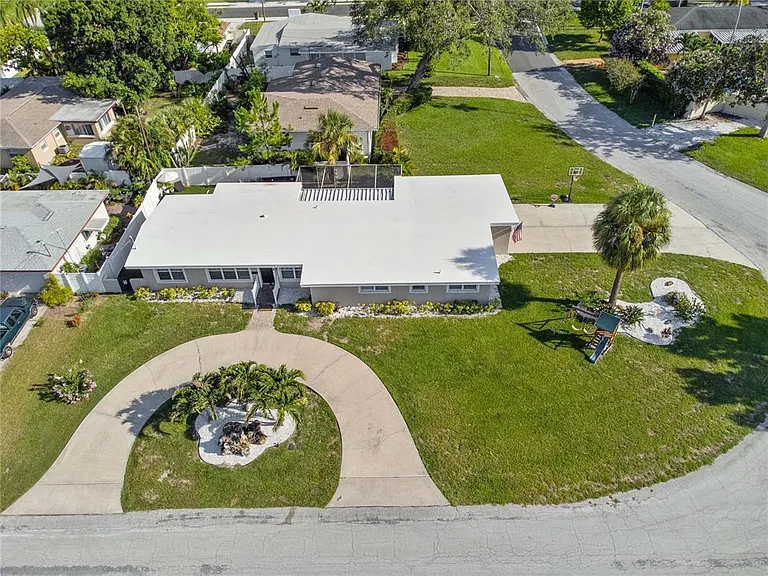327 Sunny Ln — Photo 41