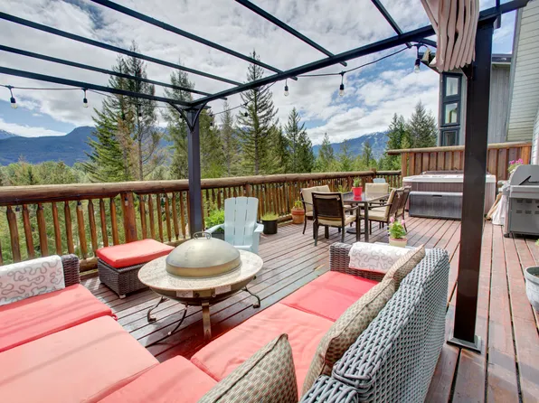 8261 Valley Dr, Whistler, BC V8E 0G1