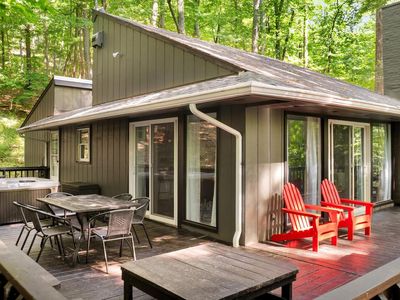 18 Bobcat Ct, Berkeley Springs, WV 25411