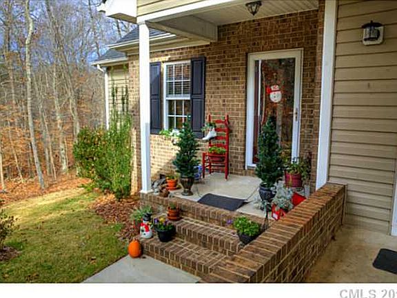 5th image of 318 Tamarind Dr