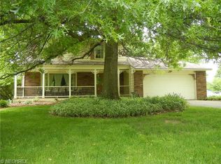 8036 Twin Oaks Dr, Broadview Heights, OH 44147