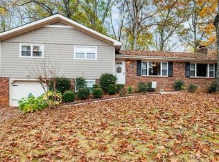 5624 Crestview Dr, Acworth, GA 30102